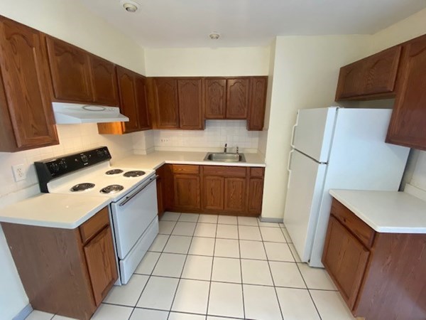 2 bed, 1 bath apartment for rent at 17 Winter St Unit 7, Dorchester — photo 1 of 9
