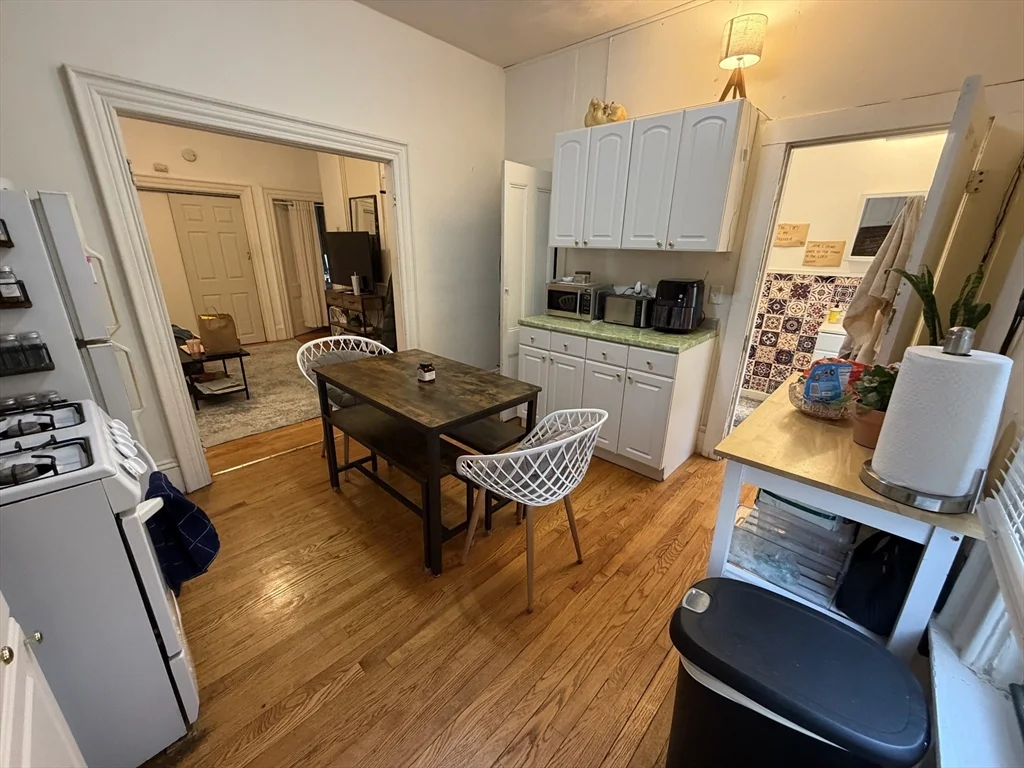 2 bed, 1 bath apartment for rent at 17 Worthington St Unit 3, Mission Hill — photo 2 of 9