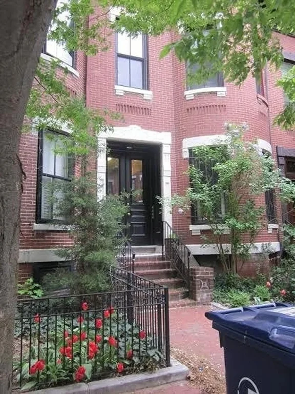 2 bed, 1 bath apartment for rent at 17 Worthington St Unit 3, Mission Hill — photo 1 of 9