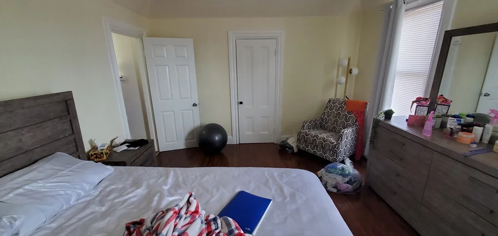 3 bed, 1 bath apartment for rent at 17 Wyman St Unit 2, Jamaica Plain — photo 4 of 5
