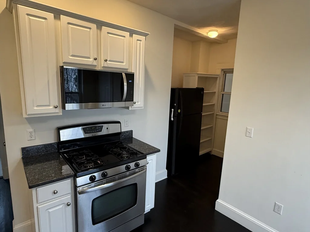 2 bed, 1 bath apartment for rent at 17 Wyvern St Unit 2, Jamaica Plain — photo 5 of 14