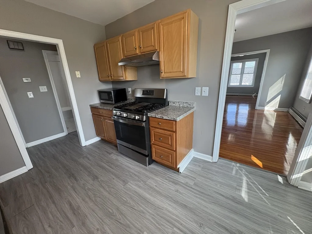 3 bed, 1 bath apartment for rent at 17 Yuill Circle Unit 3, Hyde Park — photo 2 of 11