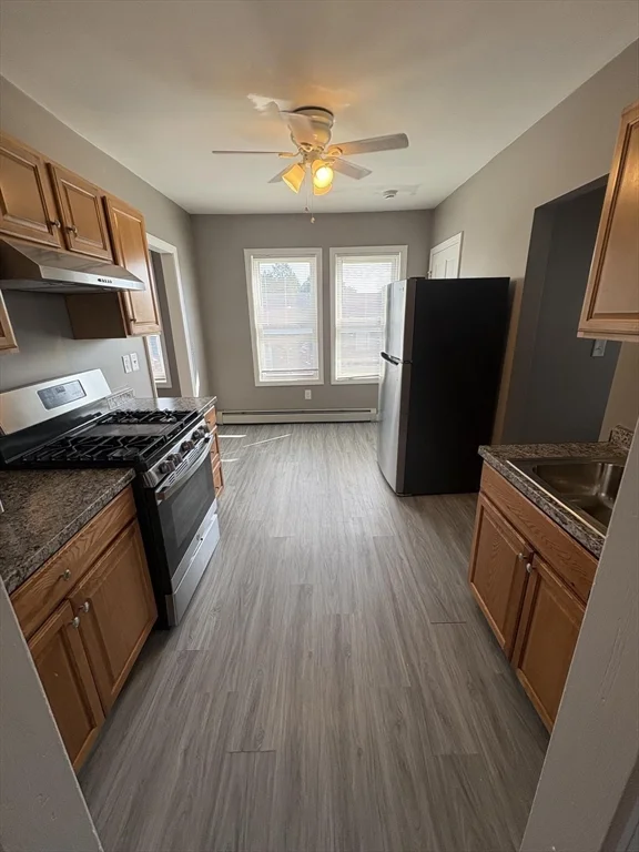 3 bed, 1 bath apartment for rent at 17 Yuill Circle Unit 3, Hyde Park — photo 4 of 11