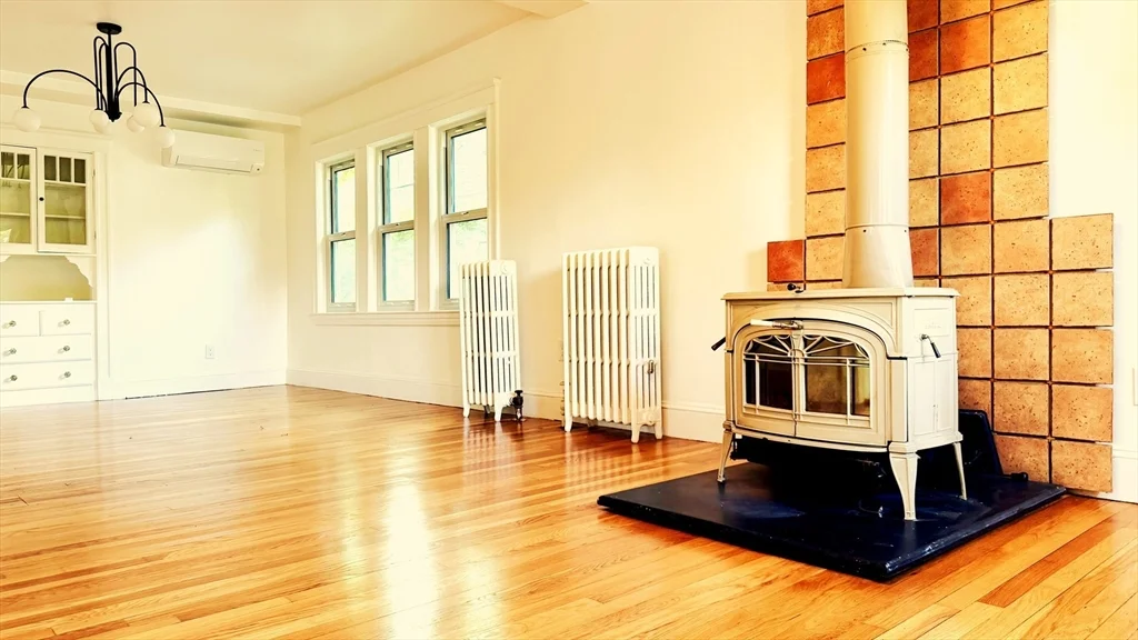 3 bed, 2 bath apartment for rent at 170 Appleton St Unit 0, West Cambridge — photo 2 of 14