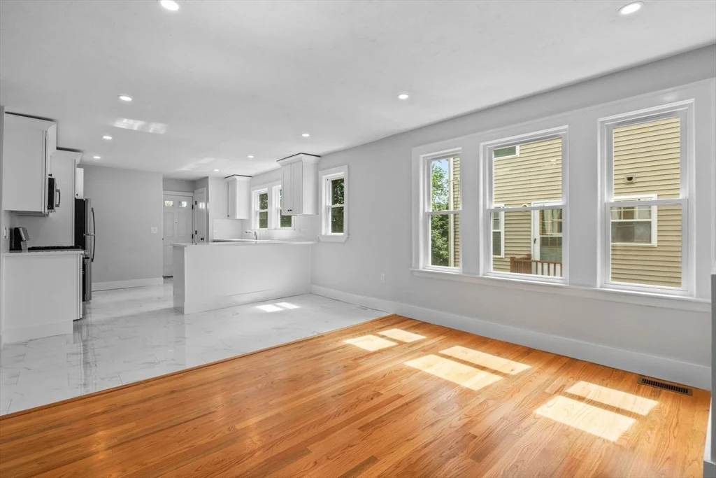 3 bed, 1 bath apartment for rent at 170 Calumet St Unit 1, Mission Hill — photo 4 of 21