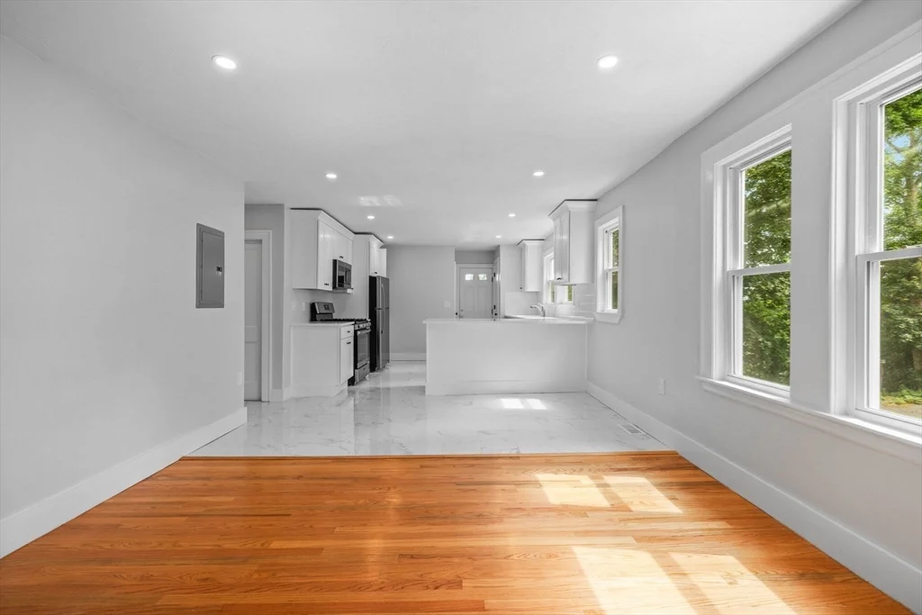 3 bed, 1 bath apartment for rent at 170 Calumet St Unit 1, Mission Hill — photo 5 of 21