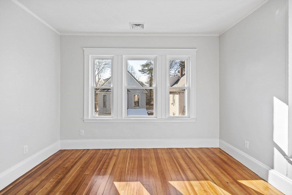 6 bed, 3 bath apartment for rent at 170 Calumet St Unit 2, Mission Hill — photo 13 of 14
