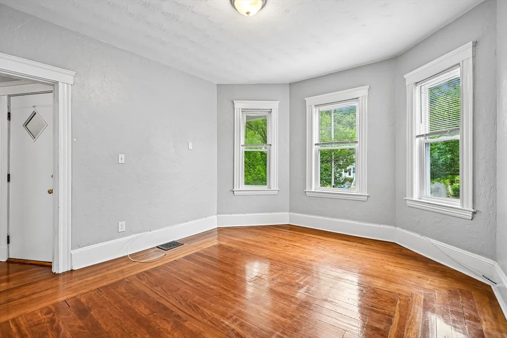2 bed, 1 bath apartment for rent at 170 Fellsway West Unit 2, Glenwood — photo 6 of 30