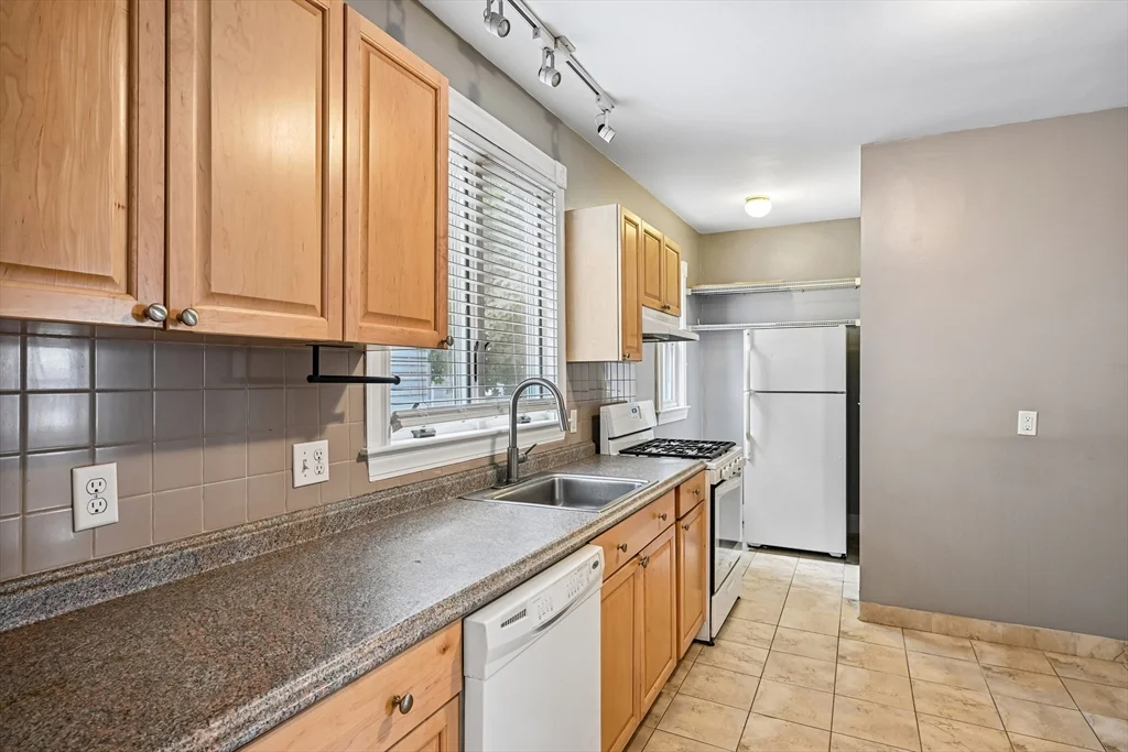 2 bed, 1 bath apartment for rent at 170 Fellsway West Unit 2, Glenwood — photo 17 of 30
