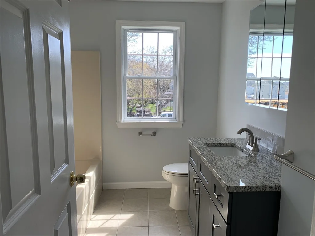 3 bed, 1 bath apartment for rent at 170 Lawrence St Unit 1, Fall River — photo 8 of 12