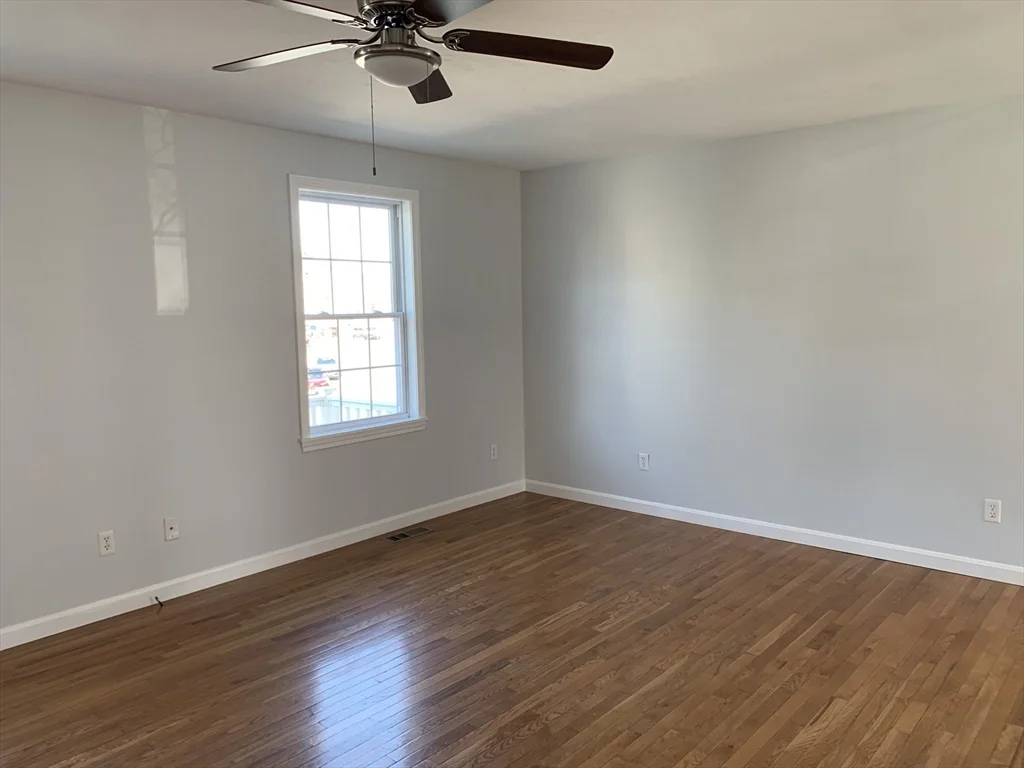 3 bed, 1 bath apartment for rent at 170 Lawrence St Unit 1, Fall River — photo 4 of 12