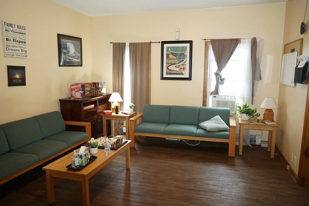 3 bed, 1 bath apartment for rent at 170 Middleboro Ave Unit 1, Taunton — photo 14 of 19