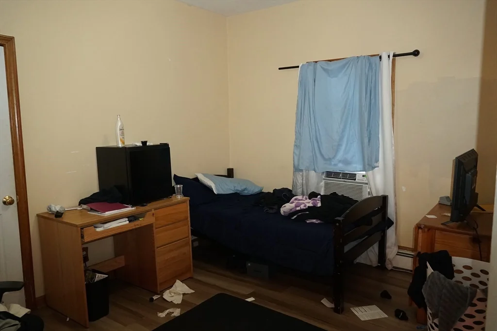 3 bed, 1 bath apartment for rent at 170 Middleboro Ave Unit 1, Taunton — photo 16 of 19