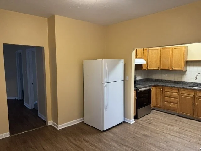 3 bed, 1 bath apartment for rent at 170 Middleboro Ave Unit 1, Taunton — photo 5 of 16