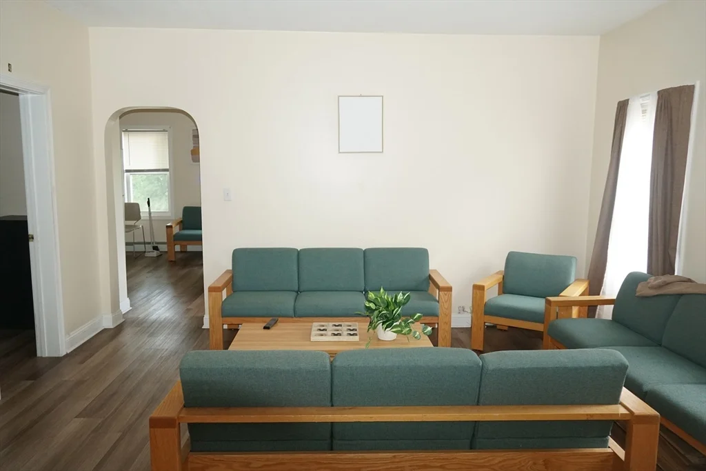 3 bed, 1 bath apartment for rent at 170 Middleboro Ave Unit 2, Taunton — photo 10 of 17