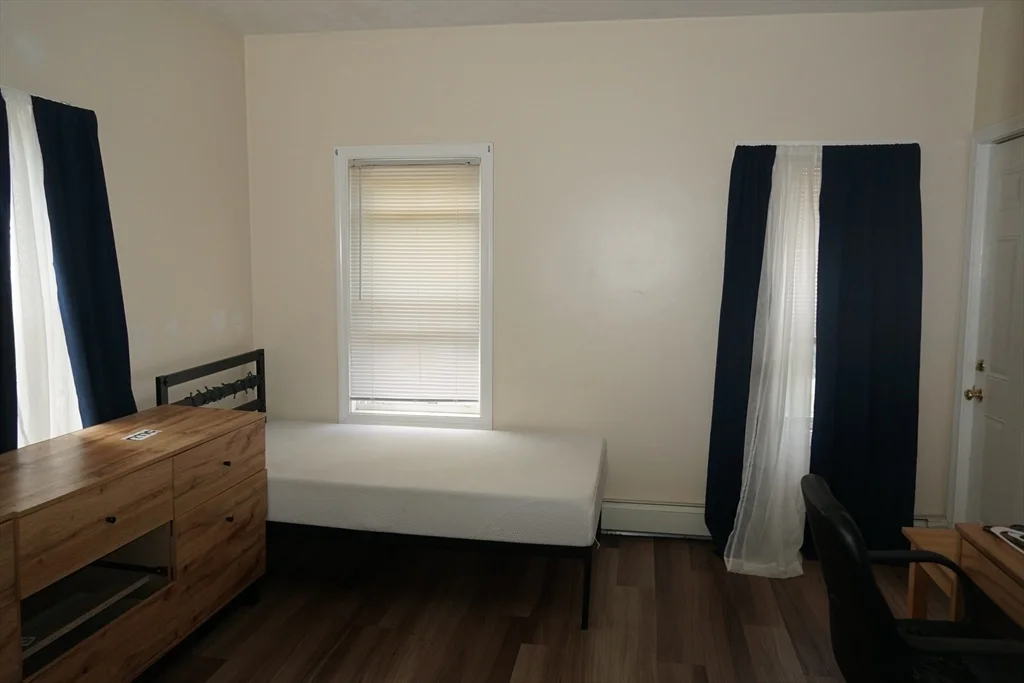 3 bed, 1 bath apartment for rent at 170 Middleboro Ave Unit 2, Taunton — photo 9 of 17