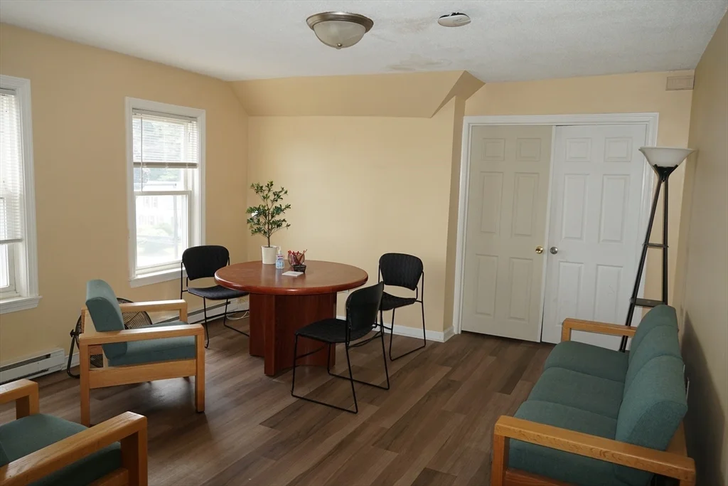 2 bed, 1 bath apartment for rent at 170 Middleboro Ave Unit 3, Taunton — photo 6 of 16