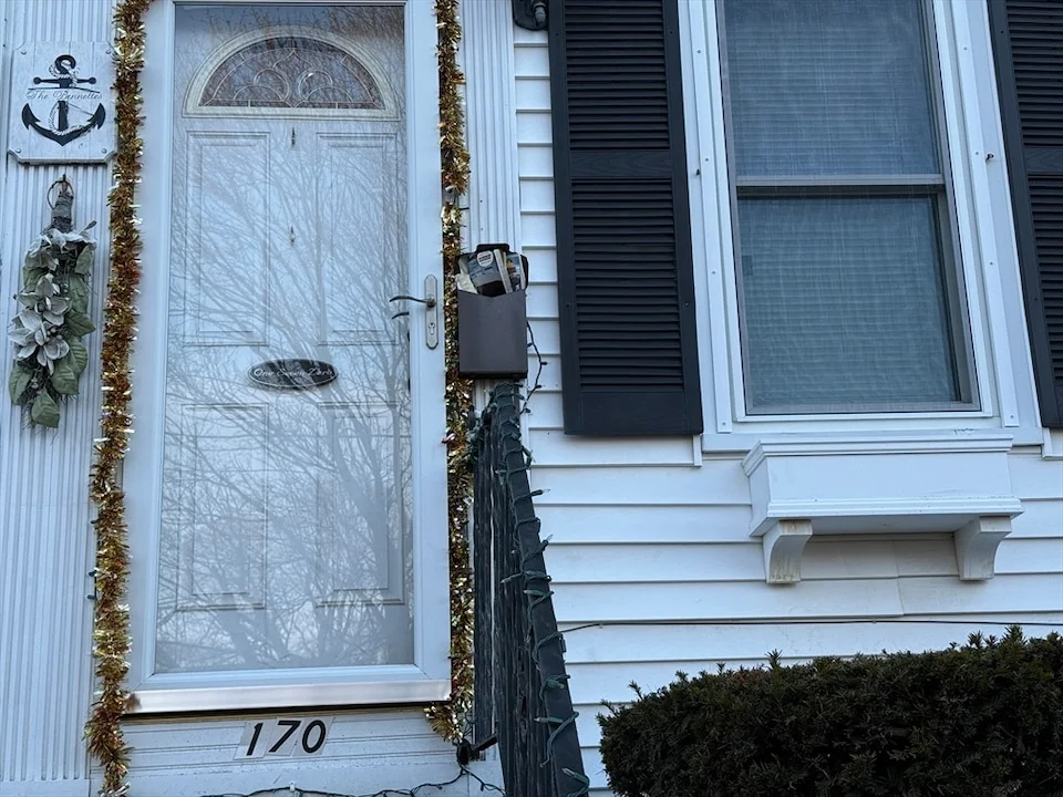 3 bed, 2 bath apartment for rent at 170 Neck St Unit 1, North Weymouth — photo 2 of 18