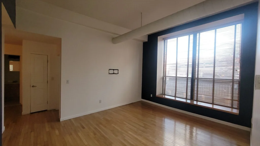 2 bed, 1 bath apartment for rent at 170 Oxford St Unit 206, Lynn — photo 8 of 12