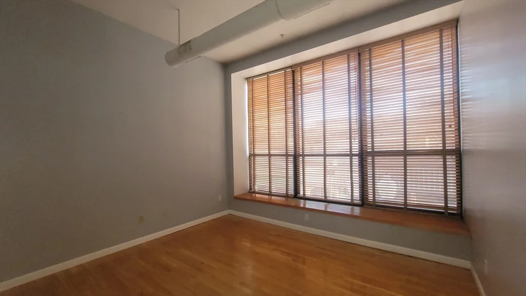 2 bed, 1 bath apartment for rent at 170 Oxford Unit 206, Lynn — photo 7 of 10