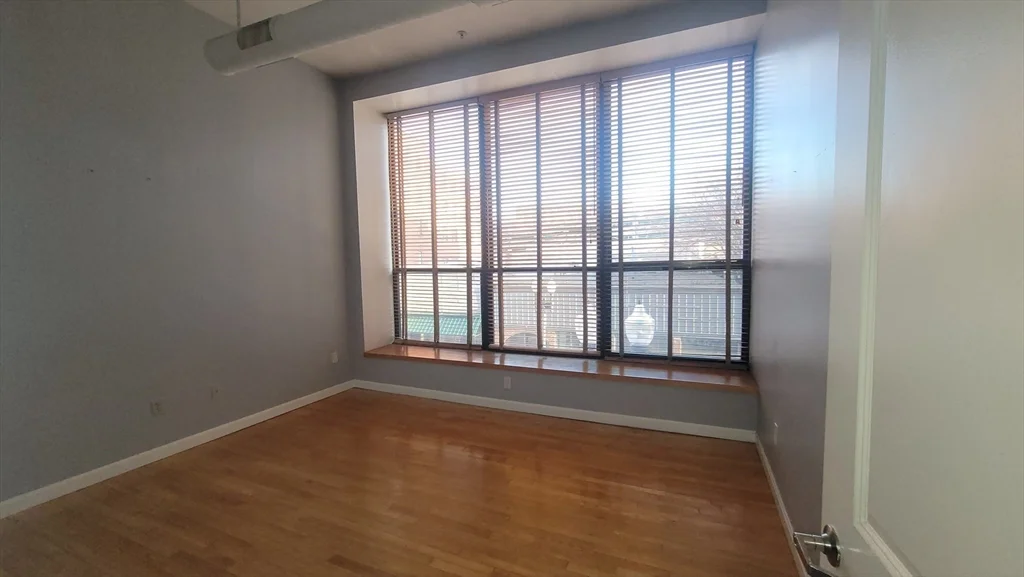 2 bed, 1 bath apartment for rent at 170 Oxford Unit 206, Lynn — photo 8 of 10