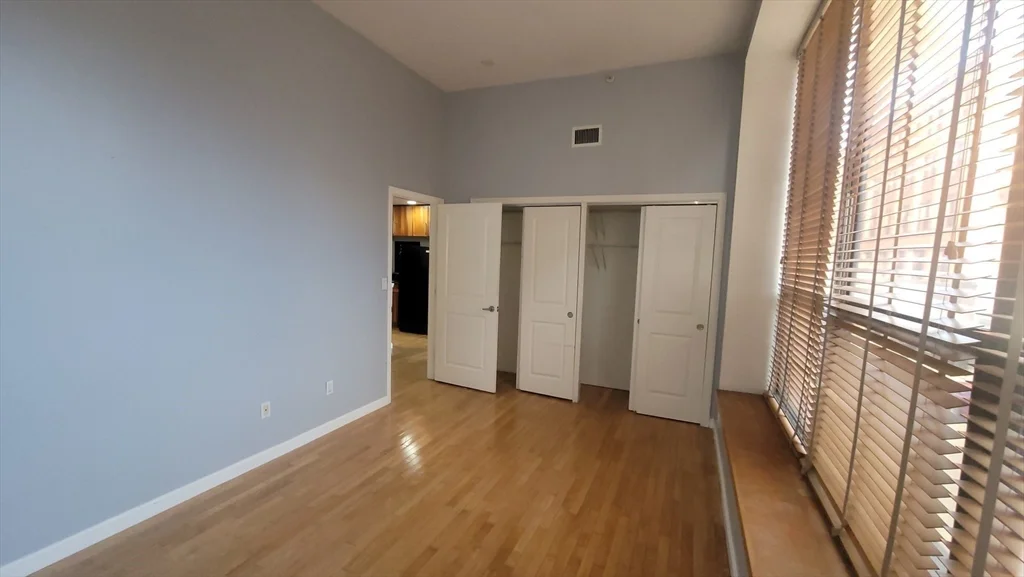 2 bed, 1 bath apartment for rent at 170 Oxford Unit 206, Lynn — photo 5 of 10