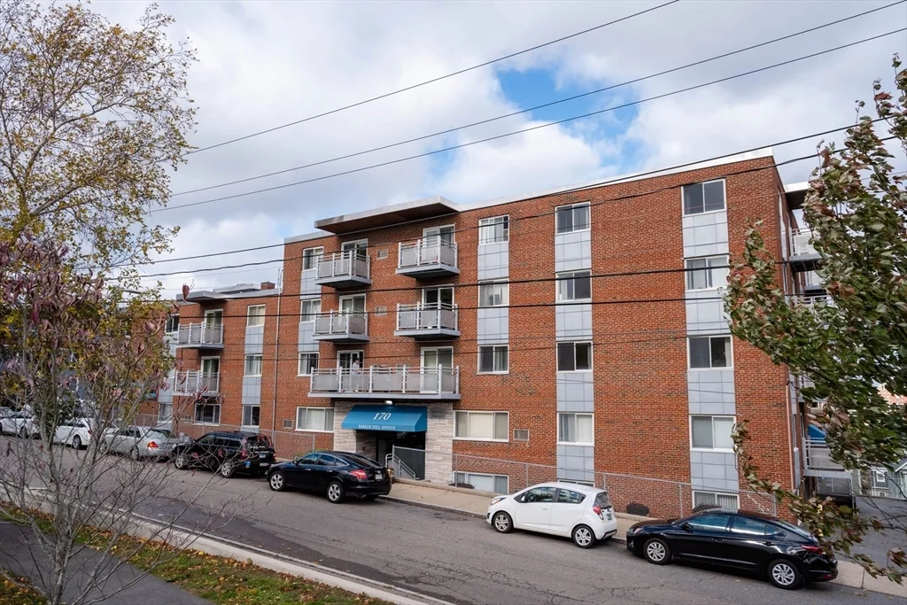 1 bed, 1 bath apartment for rent at 170 Parker Hill Ave Unit 30-26, Mission Hill — photo 1 of 13