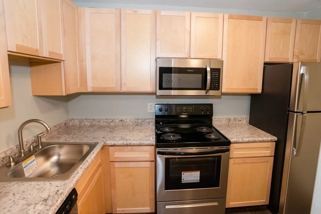 2 bed, 1 bath apartment for rent at 170 Parker Hill Ave Unit 30-33, Mission Hill — photo 8 of 13