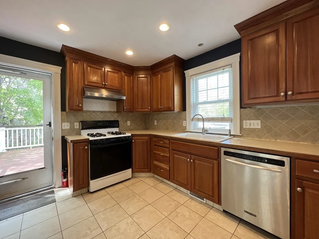 3 bed, 1 bath apartment for rent at 170 River St, Newton — photo 11 of 18