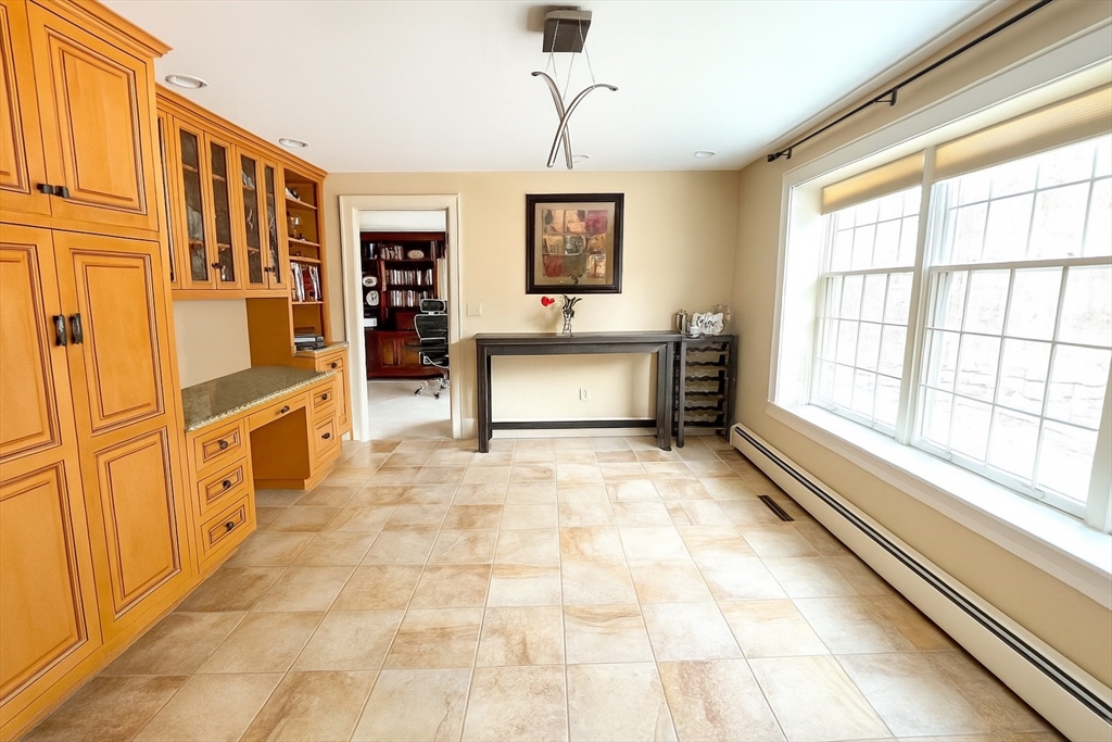 5 bed, 2 bath apartment for rent at 170 Saddle Hill, Hopkinton — photo 3 of 18