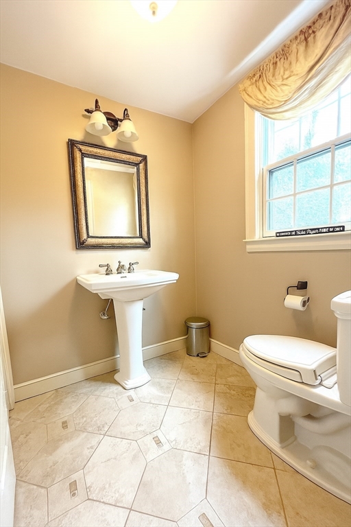 5 bed, 2 bath apartment for rent at 170 Saddle Hill, Hopkinton — photo 9 of 18