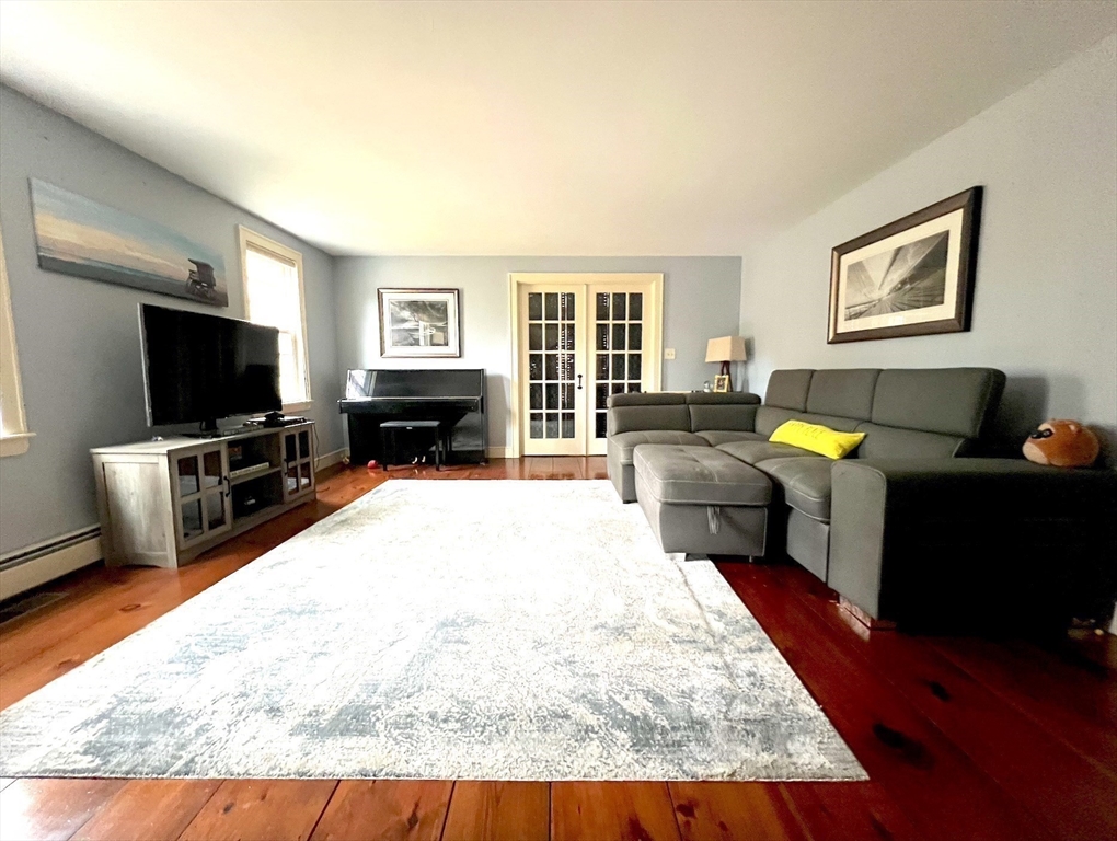 5 bed, 2 bath apartment for rent at 170 Saddle Hill Rd Unit SF, Hopkinton — photo 13 of 20