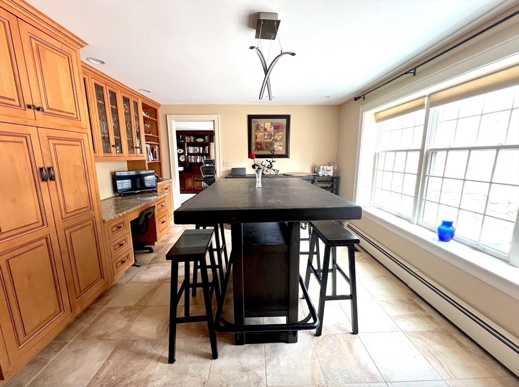 5 bed, 2 bath apartment for rent at 170 Saddle Hill Rd Unit SF, Hopkinton — photo 11 of 20