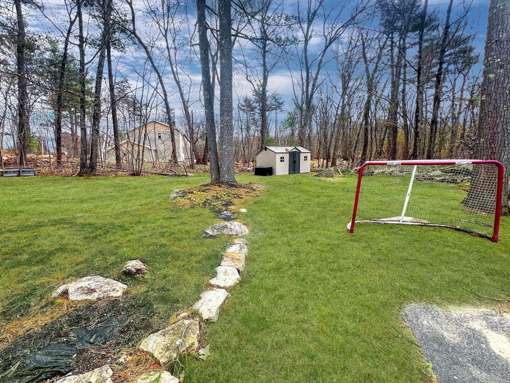 5 bed, 2 bath apartment for rent at 170 Saddle Hill Rd Unit SF, Hopkinton — photo 2 of 20