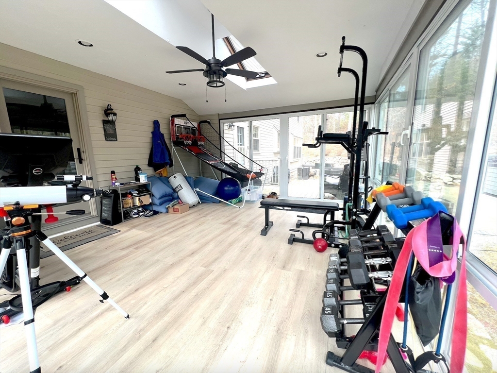 5 bed, 2 bath apartment for rent at 170 Saddle Hill Rd Unit SF, Hopkinton — photo 15 of 20