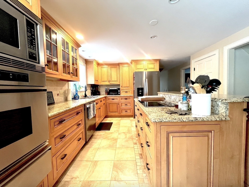 5 bed, 2 bath apartment for rent at 170 Saddle Hill Rd Unit SF, Hopkinton — photo 9 of 20