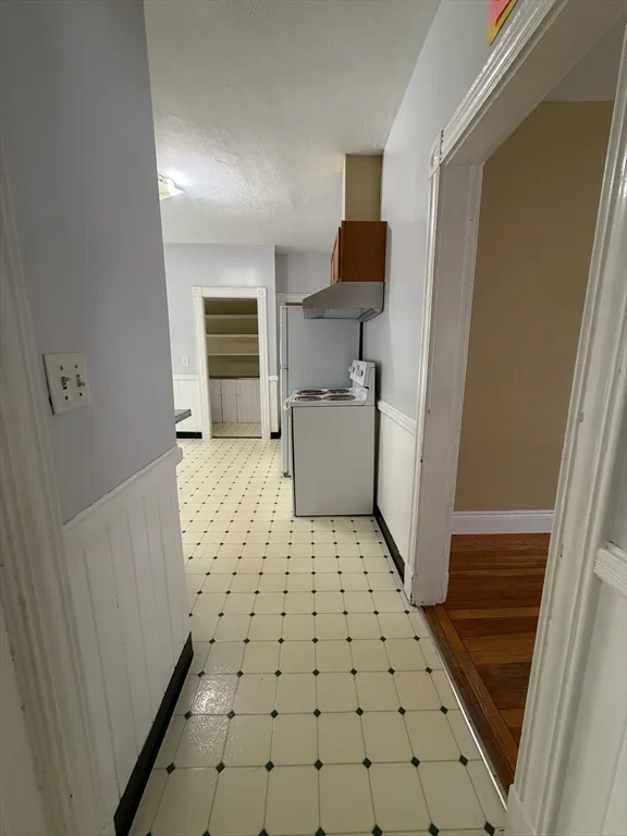 1 bed, 1 bath apartment for rent at 170 Safford St Unit 2, Quincy — photo 5 of 16