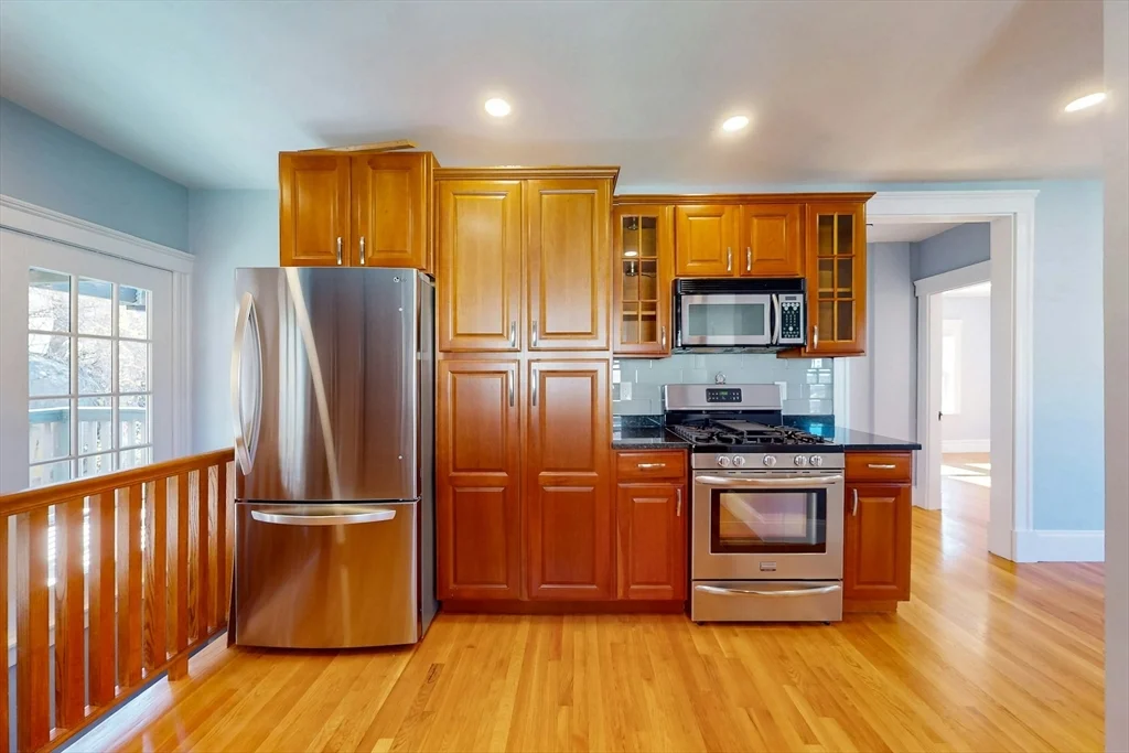 3 bed, 2 bath apartment for rent at 170 Savin Hill Ave Unit 2, Dorchester — photo 13 of 36