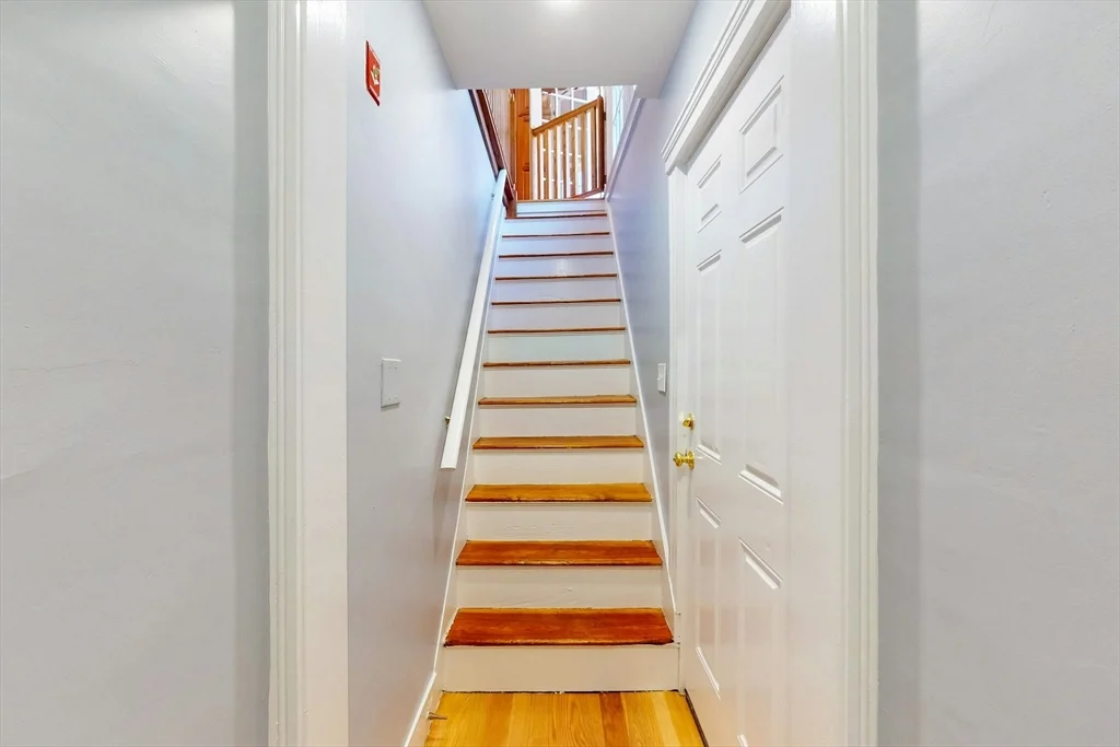 3 bed, 2 bath apartment for rent at 170 Savin Hill Ave Unit 2, Dorchester — photo 28 of 36