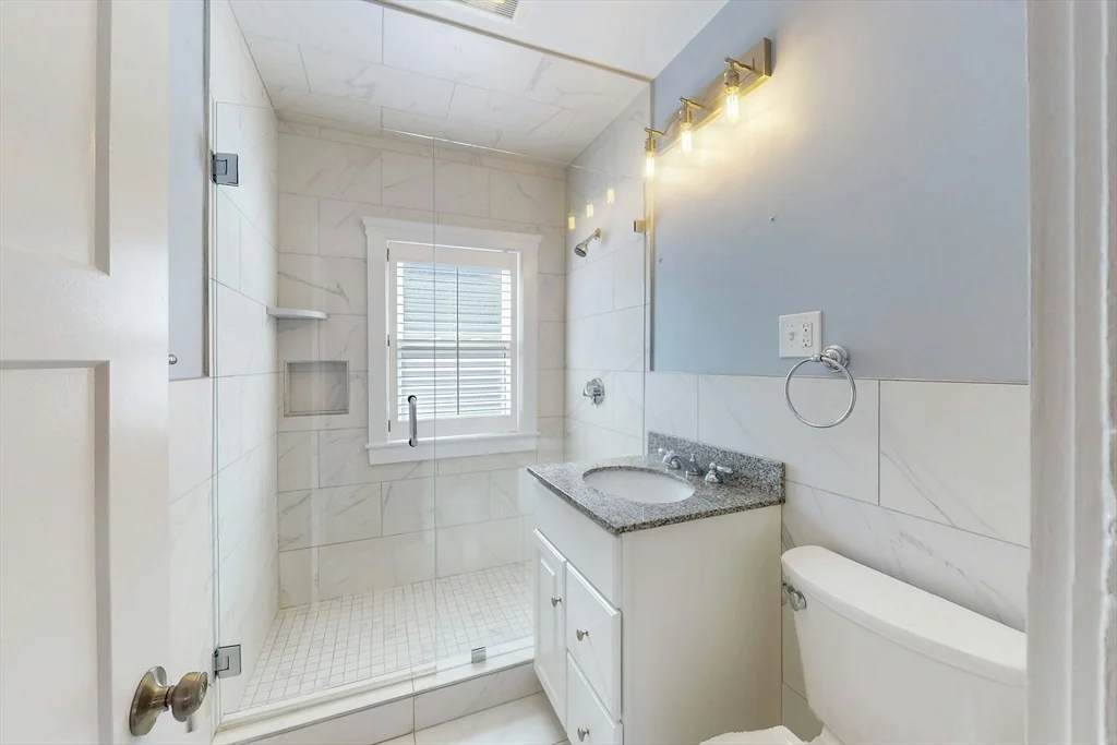 3 bed, 2 bath apartment for rent at 170 Savin Hill Ave Unit 2, Dorchester — photo 18 of 36
