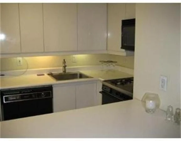 1 bed, 1 bath apartment for rent at 170 Tremont St Unit 1006, Midtown — photo 1 of 17