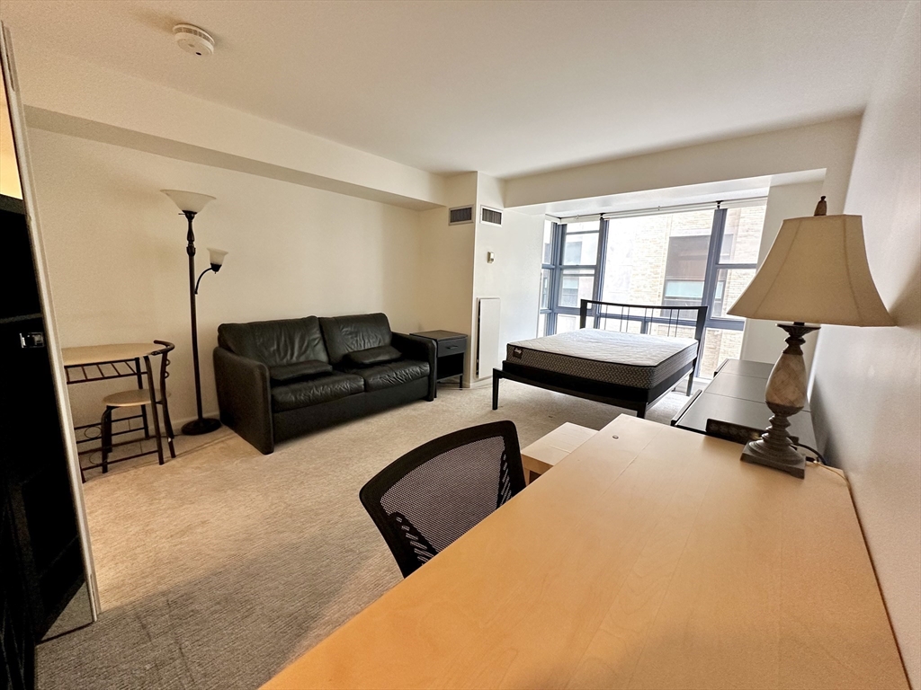 Studio bed, 1 bath apartment for rent at 170 Tremont St Unit 707, Theatre District — photo 2 of 11