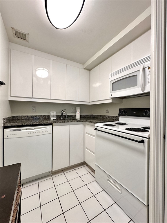 Studio bed, 1 bath apartment for rent at 170 Tremont St Unit 707, Theatre District — photo 7 of 11