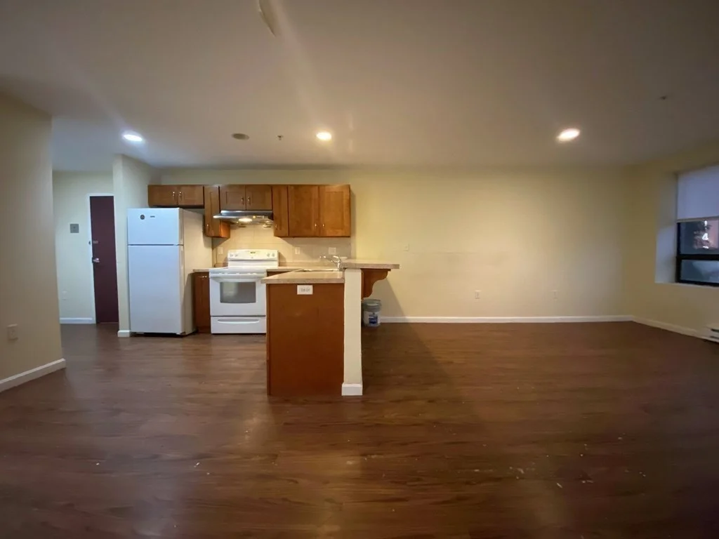 3 bed, 1 bath apartment for rent at 170 Union St Unit 202, East Lynn — photo 3 of 26