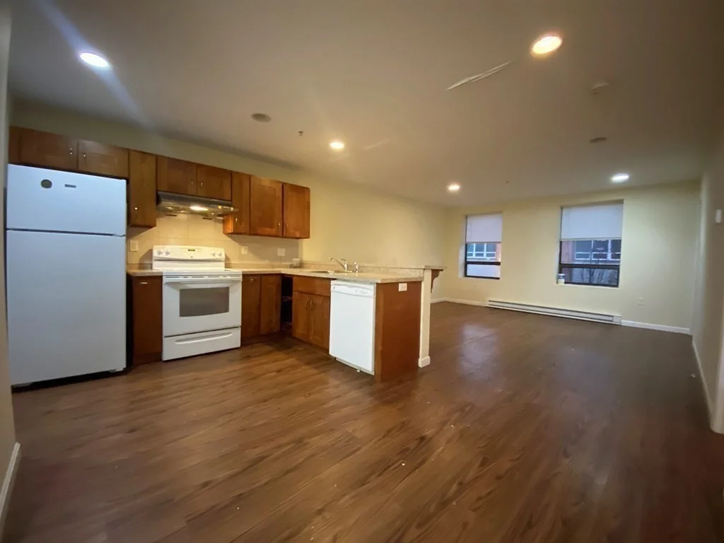 3 bed, 1 bath apartment for rent at 170 Union St Unit 202, East Lynn — photo 4 of 26