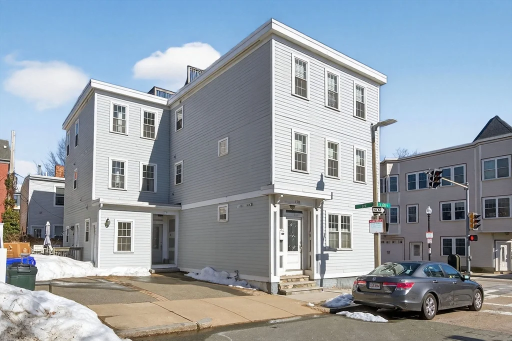 3 bed, 2 bath apartment for rent at 170 W 3rd St Unit 1, South Boston — photo 1 of 28