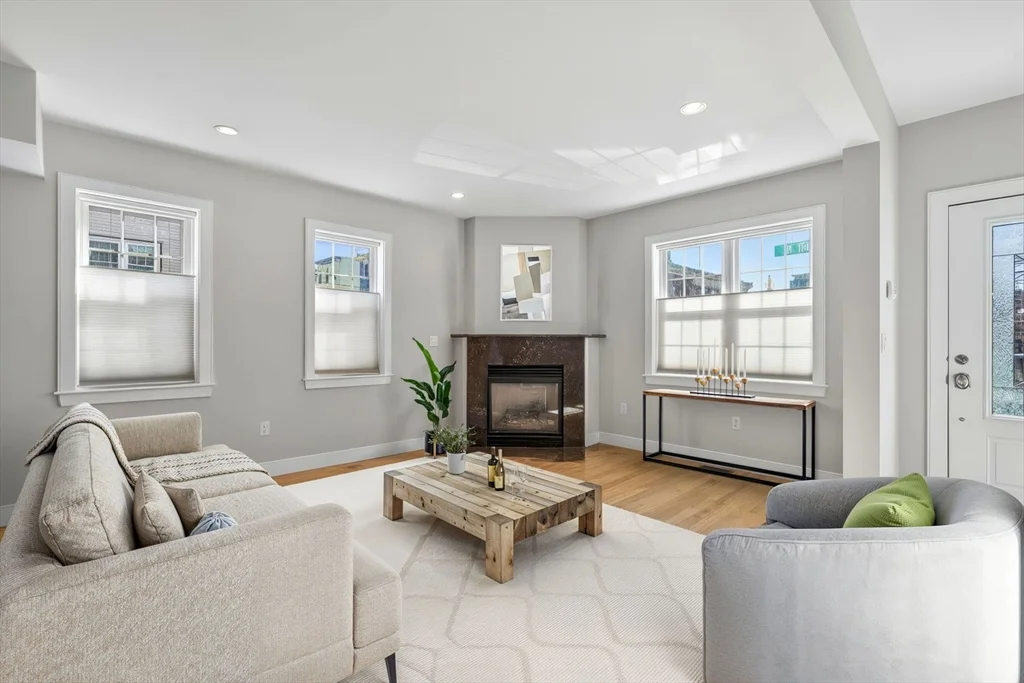 3 bed, 2 bath apartment for rent at 170 W 3rd St Unit 1, South Boston — photo 3 of 28