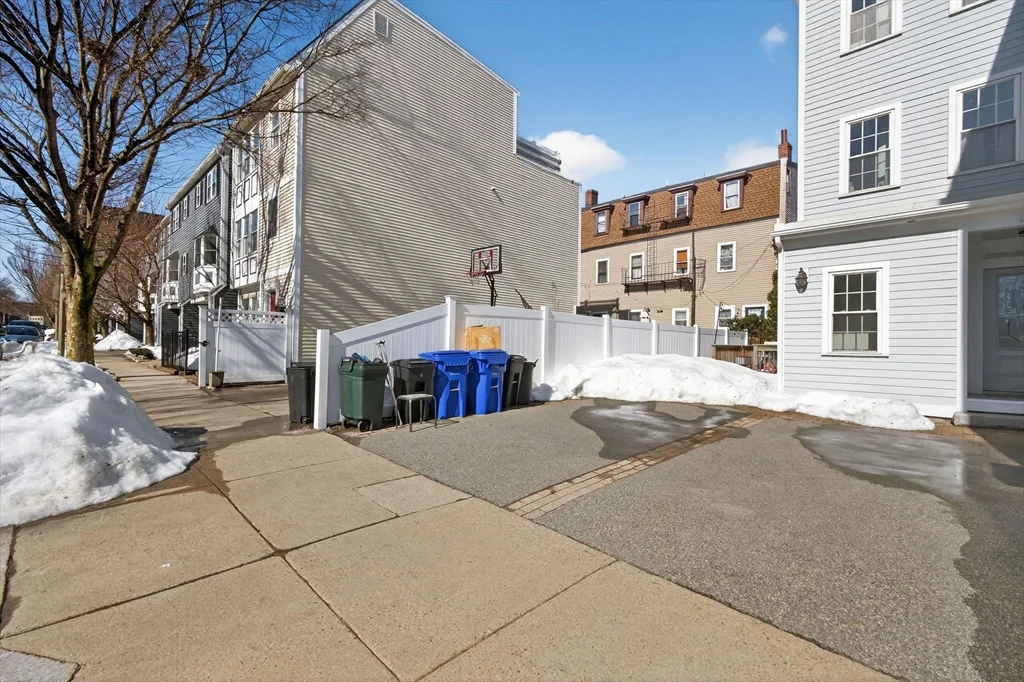 3 bed, 2 bath apartment for rent at 170 W 3rd St Unit 1, South Boston — photo 17 of 28