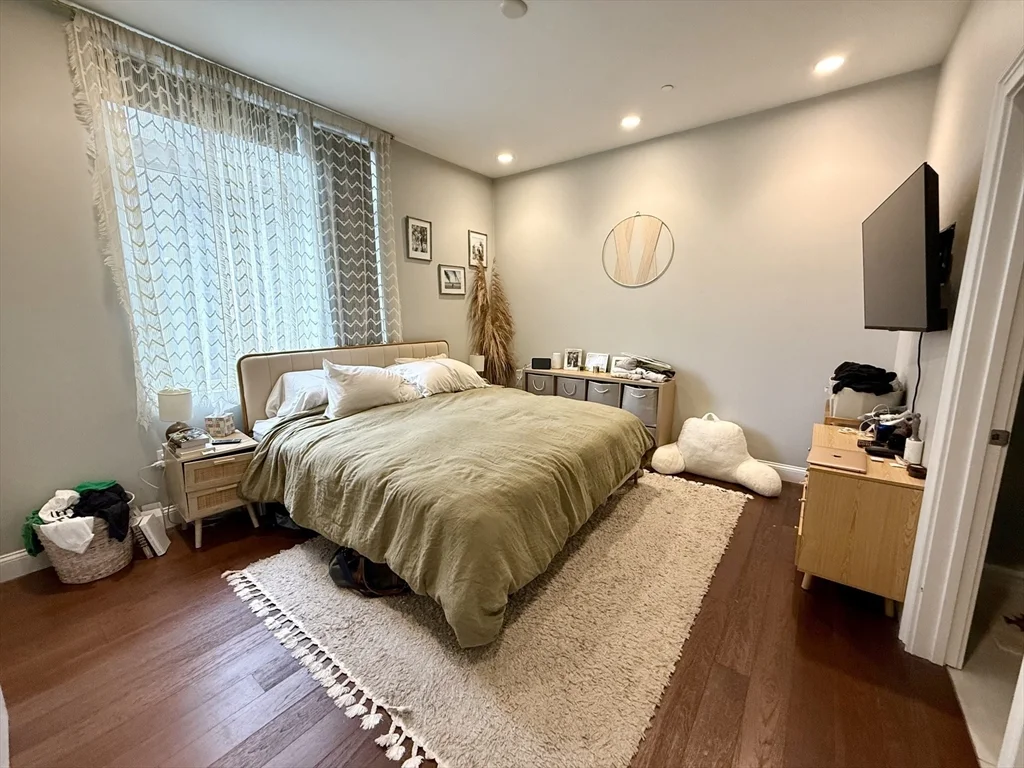 2 bed, 2 bath apartment for rent at 170 W Broadway St Unit 201, South Boston — photo 5 of 8