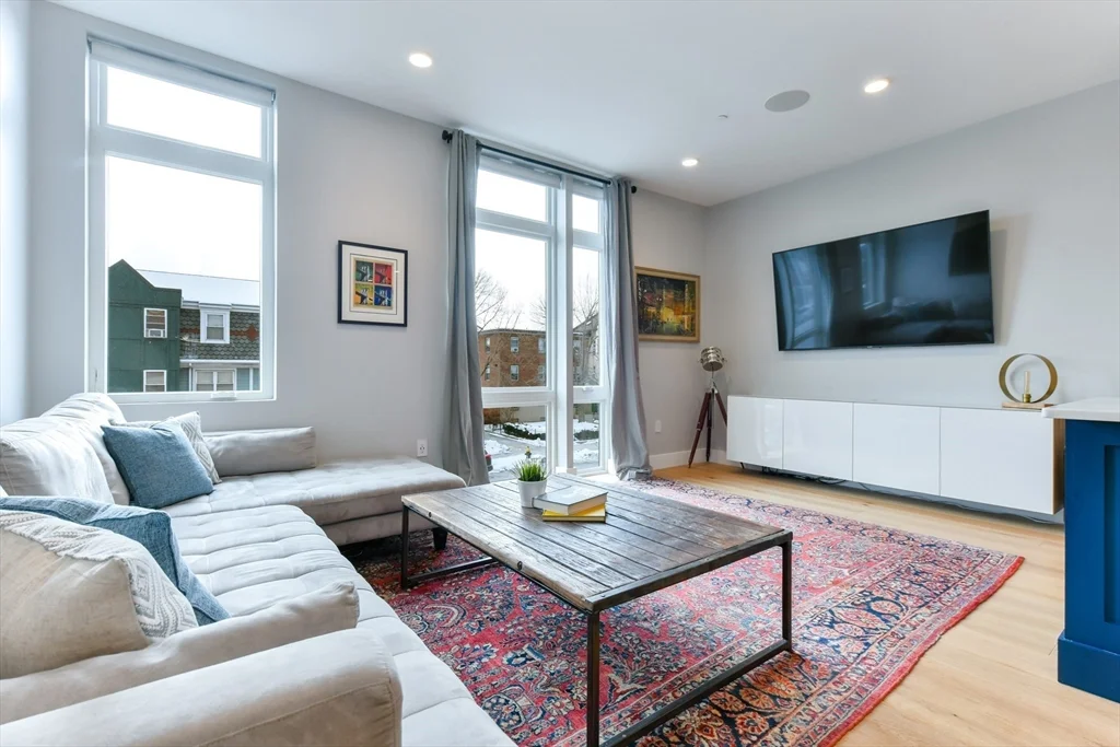 2 bed, 2 bath apartment for rent at 170 W Broadway Unit 204, South Boston — photo 5 of 12